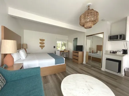 Capri Laguna on the Beach - A Boutique Hotel