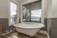 The Lodge on Harrison Lake Hôtels à : Harrison Hot Springs
