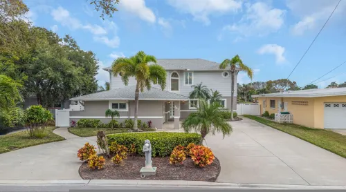 Azule Waterfront Walk to Beach-dock-bikes-kayaks
