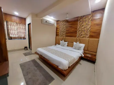 Hotel Dreamland Chandkheda Hotels near Hare Krishna Mandir, Bhadaj