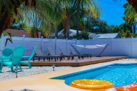 Four Bed Home with Pool Game Room Bar Near Beach - Pool