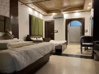 Studioz Paradise Hills Mussoorie - Hot Tub