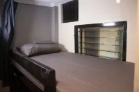 Sierra Madre Divers Dorm Room