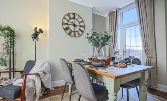 Host & Stay - Newington Road