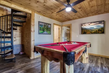 Smoky Lake Retreat 3 Bedroom Cabin by Redawning