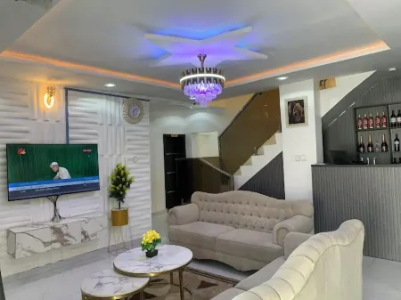 KD hotel and apartment Отели рядом с достопримечательностью «Университет Ибадан»