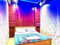 Via Yadhuvanshi Dhaam - 900m from Prem Mandir and Iskcon Temple