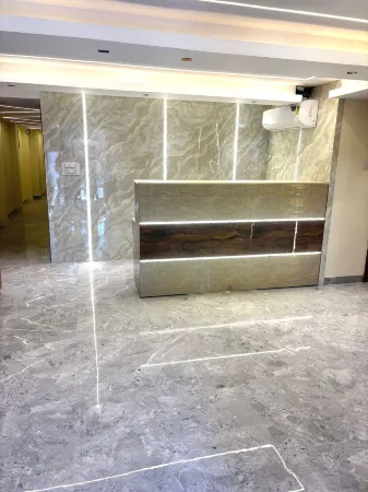 Hotel Crystal Castle Goregaon West Link Road, Mumbai Отели рядом с достопримечательностью «Пляж Марве»