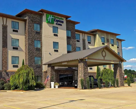 Holiday Inn Express & Suites Heber Springs Отели в г. Пангберн