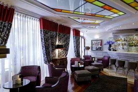 Grand Hotel des Terreaux Отели рядом с достопримечательностью «Дворец конгрессов Лиона»