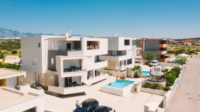 Apartments & Rooms Danivan Pool Villas Hotel a 