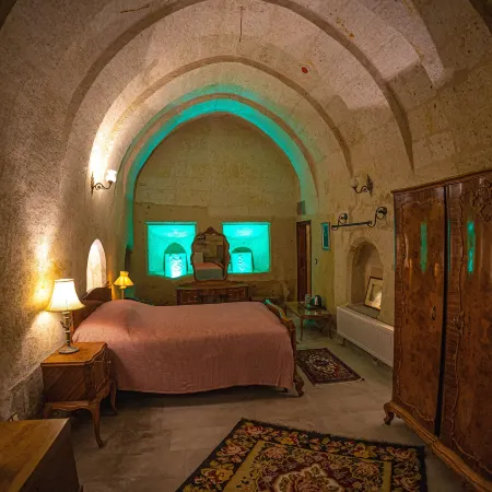 Pietra Cave Suites