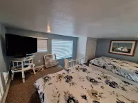 Ocean Cabin 23 with Private Hot Tub (Honeymoon) Hotels in Smith River