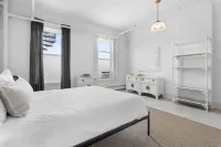 Stylish Decor and Modern Conveniences - Charming Downtown Retreat