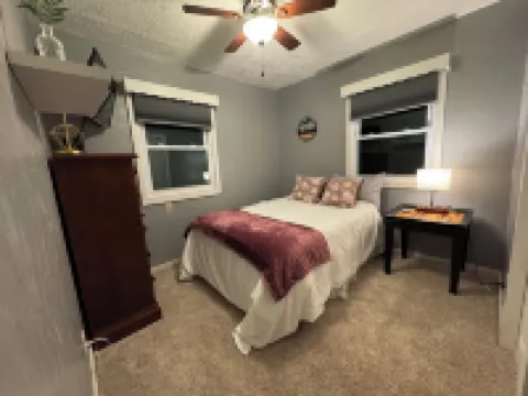 Creekside Cottage - Charming 3-bedroom cottage in Bellville