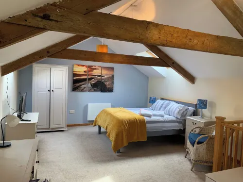 1 Bed-Cottage-Parking-Patio-Close to Coasts