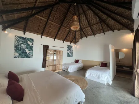 Sarana Bungalows Отели рядом с достопримечательностью «Bottle Beach»