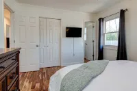 Black Mountain Retreat! Pool/HotTub/Games/FirePit