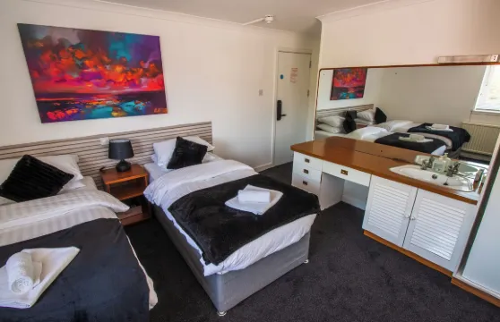 金羅斯薩盧塔旅館