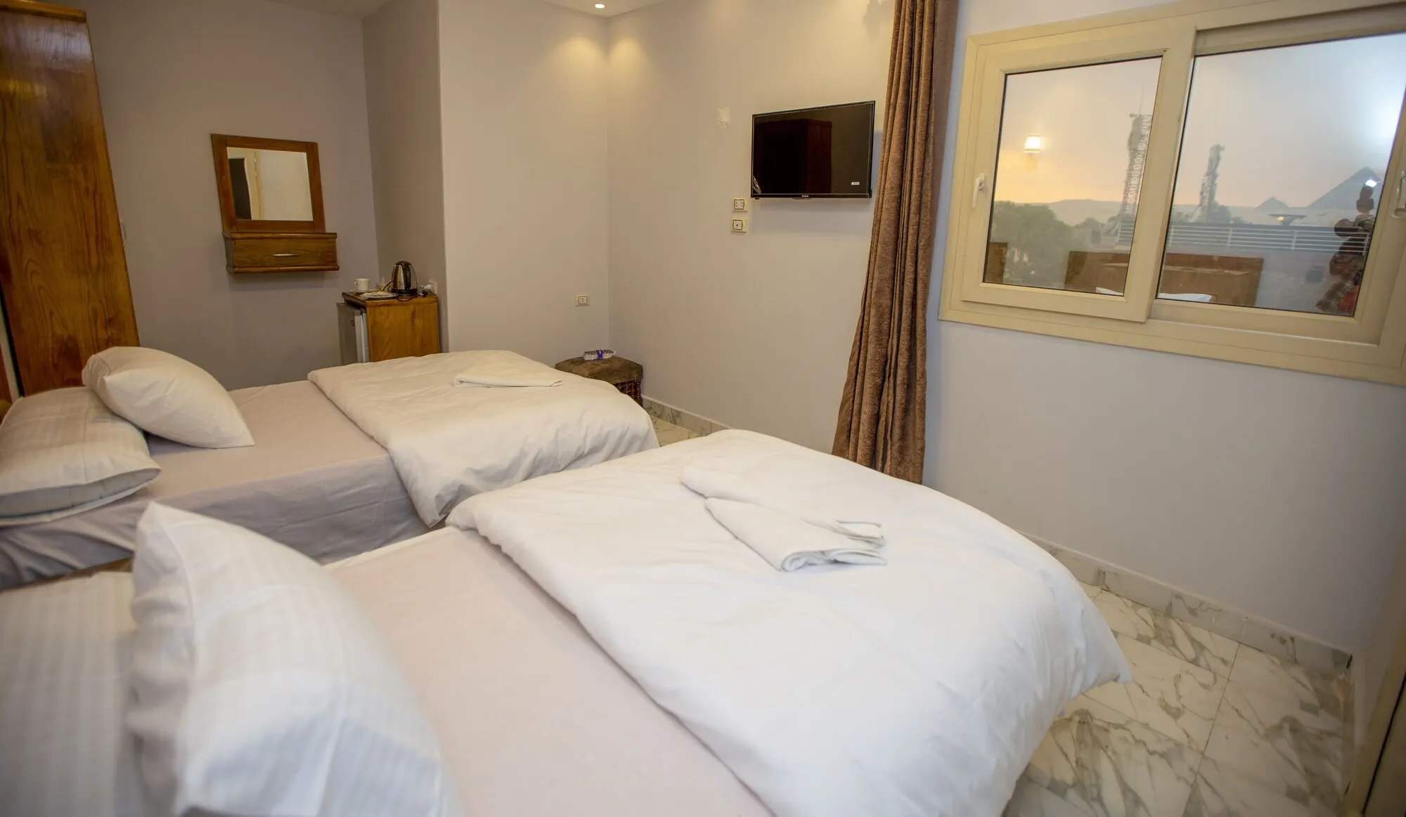 Life Pyramids Inn Rooms Photos