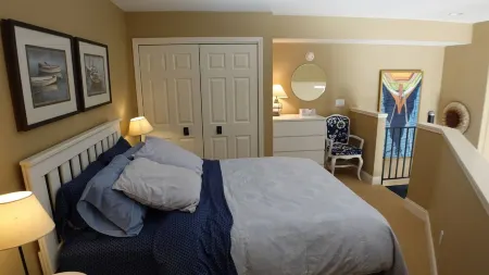 Downtown Condo in the heart of South Haven...walk everywhere, even to the beach!