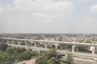 Cozy Studio at LRT City Jatibening Apartment Hotels in Pondok Gede