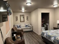 南叉路口旅館及房車公園