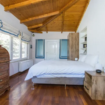 Raise Polydrosos Mountain Stay