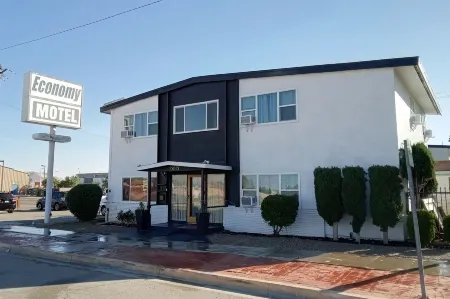 Sierra Motor Lodge - A Sierra Blue Hotel Отели в г. Мохаве