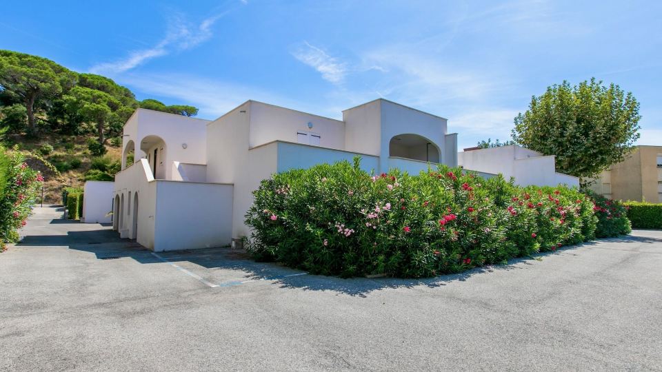 Beach Cannes Bungalows - Holiday Apartments Near Cannes