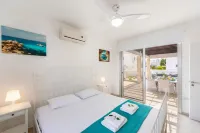 Protaras Sapphire Seaside Villa Hotels near Fig Tree Bay Wake School - Wakeboarding, Wakesurfing, Вейксерф Кипр