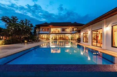 Large 6 Bed Luxury Villa on the Golf Course Phj Hoteles en Hua Hin