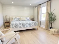 Charming River Front Cottage Retreat