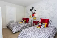 Luxurious Vacation Townhome with Private Pool Hotel in zona 7-Eleven