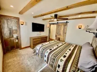 Beautiful Vacation Retreat within a walking distance from the beach!!!