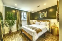 Willmar Jungle Safari Retreat! Hotels in Willmar