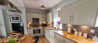Two Bedroom Cottage in the heart of Royal Deeside, Cairngorms Scotland. Hotels in Aboyne