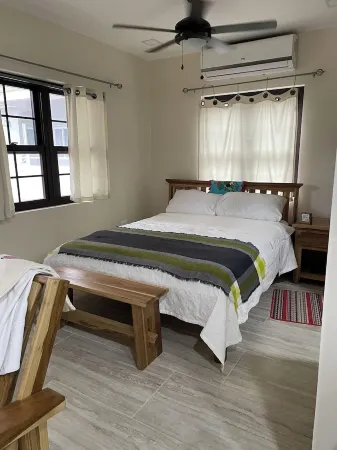 Paradise Inn Placencia - Turtle Suite on the beach