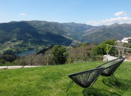 Modern house with fantastic views over the River and the Serra do Gerês