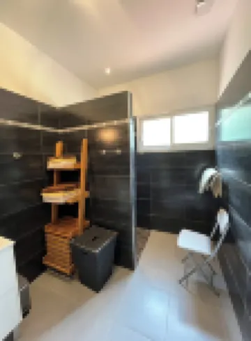 Superb 3-room apartment with view of the sea, mountains & vineyards