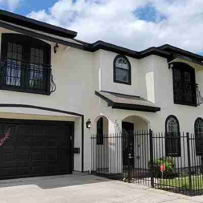 Nice Villa in Downtown /Heights/Northside/ 7 bed, 4 bedroom, 2.5 bath Hotel Exterior