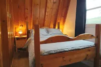Lake front cottage with beach & dock (Pet-Friendly