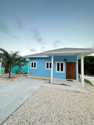 5 mins walk or rent a bike to ride to Turtle Beach. Hotel a 