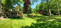 The Woodbury Cottage Hotel in zona Vera Bradley Factory Outlet