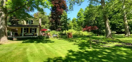 The Woodbury Cottage