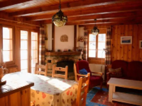 Chalet Le Roitelet Hotels in Evolene