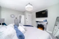 Melrose Pet-Friendly 3BR. Feel like royalty