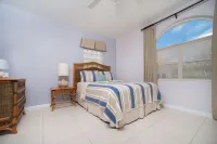 Steps to the Beach! 2bed/2.5bath condo - Seabreeze Villas