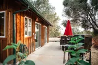Romantic River Cabin w/ Hot Tub, views, spa bathroom, Close to 2 Yosemite Gates