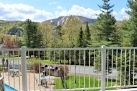 Luxurious 3 bedroom condo. 2 minutes from beautiful Mont Bromont.  CITQ#248275